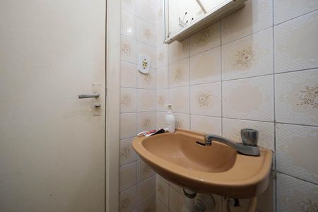 Casa à venda com 140m², 3 quartos e 2 vagasBanheiro 2