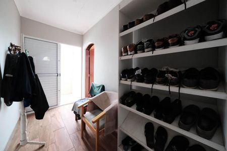 Casa à venda com 140m², 3 quartos e 2 vagasSuíte