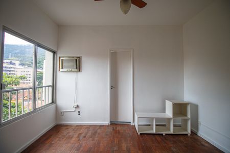 Apartamento à venda com 80m², 3 quartos e sem vagaSuíte