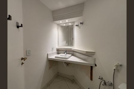 Banheiro de apartamento para alugar com 1 quarto, 42m² em Jardim Paulistano, São Paulo