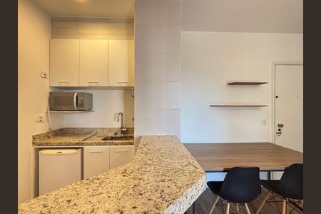 Cozinha de apartamento para alugar com 1 quarto, 42m² em Jardim Paulistano, São Paulo