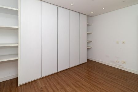 Apartamento à venda com 135m², 2 quartos e 2 vagas Apartamento à venda com 135m², 2 quartos e 2 vagasQuarto