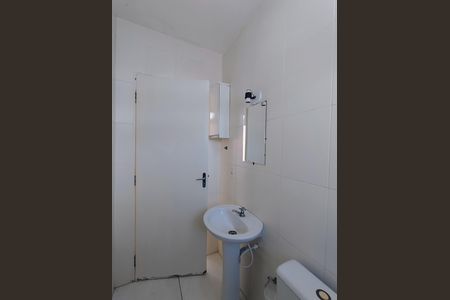 Casa de condomínio à venda com 78m², 3 quartos e 2 vagas Casa de condomínio à venda com 78m², 3 quartos e 2 vagasBanheiro social