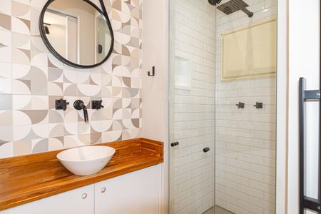 Banheiro de kitnet/studio para alugar com 1 quarto, 19m² em Consolação, São Paulo