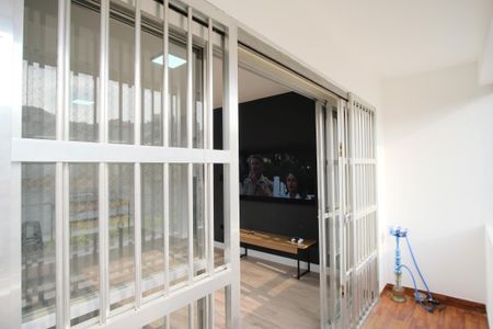 Apartamento à venda com 74m², 2 quartos e 1 vagaVaranda