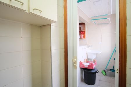 Apartamento à venda com 74m², 2 quartos e 1 vagaBanheiro de serviço