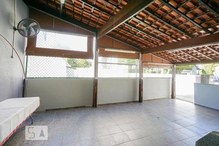 Apartamento à venda com 74m², 2 quartos e 1 vagaÁrea comum