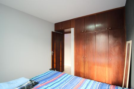 Apartamento à venda com 74m², 2 quartos e 1 vagaQuarto 2