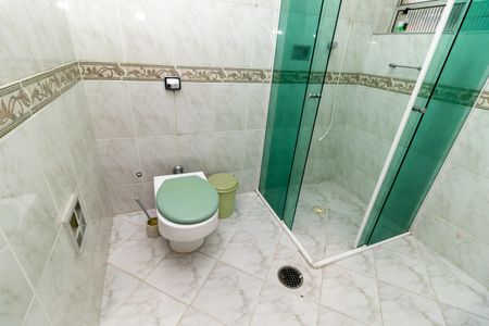 Casa à venda com 196m², 3 quartos e 2 vagas Casa à venda com 196m², 3 quartos e 2 vagasBanheiro Social