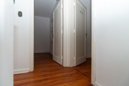 Casa à venda com 196m², 3 quartos e 2 vagas Casa à venda com 196m², 3 quartos e 2 vagasCorredor