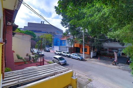 Casa à venda com 196m², 3 quartos e 2 vagas Casa à venda com 196m², 3 quartos e 2 vagasVista da Sacada