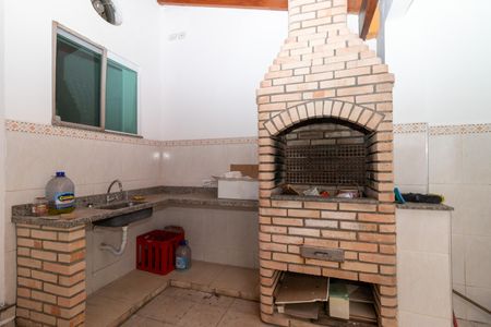 Casa à venda com 196m², 3 quartos e 2 vagas Casa à venda com 196m², 3 quartos e 2 vagasÁrea comum - Churrasqueira