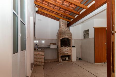 Casa à venda com 196m², 3 quartos e 2 vagas Casa à venda com 196m², 3 quartos e 2 vagasÁrea comum - Churrasqueira