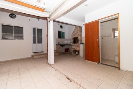 Casa à venda com 196m², 3 quartos e 2 vagas Casa à venda com 196m², 3 quartos e 2 vagasÁrea comum - Churrasqueira