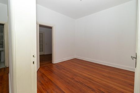 Casa à venda com 196m², 3 quartos e 2 vagas Casa à venda com 196m², 3 quartos e 2 vagasQuarto 2