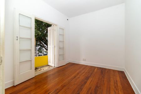 Casa à venda com 196m², 3 quartos e 2 vagas Casa à venda com 196m², 3 quartos e 2 vagasQuarto 3