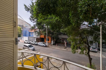 Casa à venda com 196m², 3 quartos e 2 vagas Casa à venda com 196m², 3 quartos e 2 vagasSacada do Quarto 3