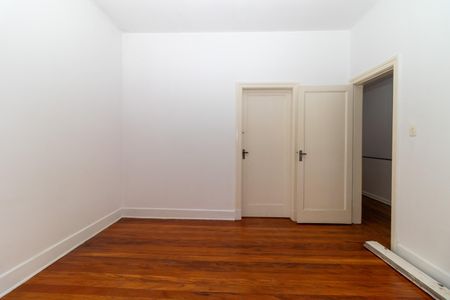 Casa à venda com 196m², 3 quartos e 2 vagas Casa à venda com 196m², 3 quartos e 2 vagasQuarto 3