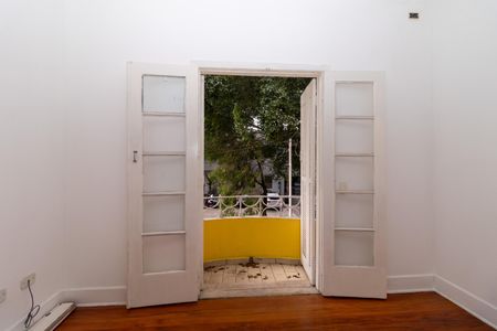 Casa à venda com 196m², 3 quartos e 2 vagas Casa à venda com 196m², 3 quartos e 2 vagasQuarto 3