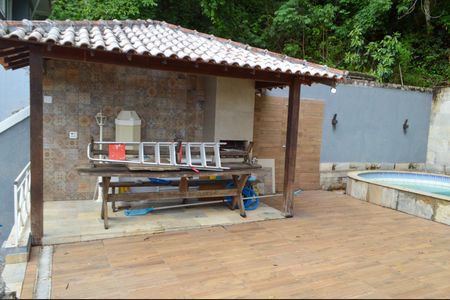 Casa de condomínio à venda com 201m², 3 quartos e 2 vagasChurrasqueira