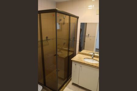 Casa de condomínio à venda com 201m², 3 quartos e 2 vagasBanheiro