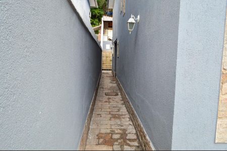 Casa de condomínio à venda com 201m², 3 quartos e 2 vagasCorredor