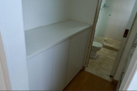 Casa de condomínio à venda com 201m², 3 quartos e 2 vagasCloset da Suíte
