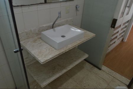 Casa de condomínio à venda com 201m², 3 quartos e 2 vagasBanheiro da Suíte