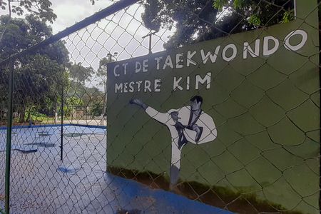 Casa de condomínio à venda com 201m², 3 quartos e 2 vagasEspaço Luta