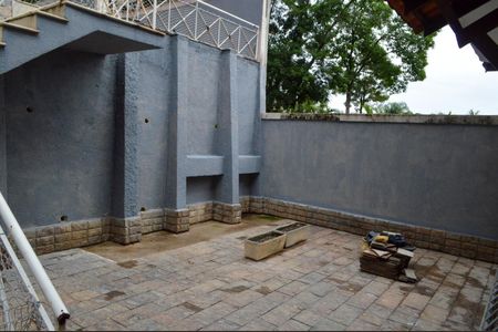 Casa de condomínio à venda com 201m², 3 quartos e 2 vagasQuintal