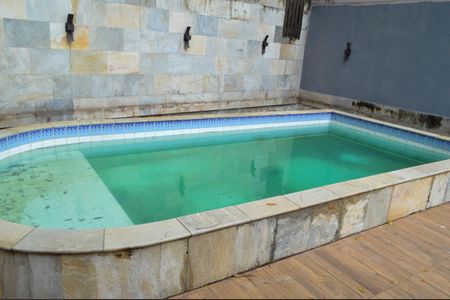 Casa de condomínio à venda com 201m², 3 quartos e 2 vagasPiscina