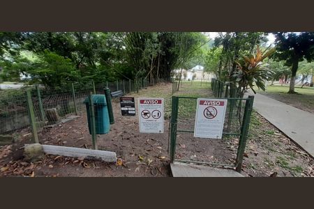 Casa de condomínio à venda com 201m², 3 quartos e 2 vagasEspaço Pet