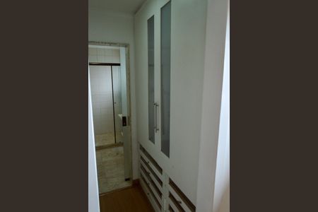 Casa de condomínio à venda com 201m², 3 quartos e 2 vagasCloset da Suíte