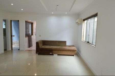 Casa de condomínio à venda com 201m², 3 quartos e 2 vagasSala