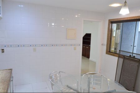 Casa de condomínio à venda com 201m², 3 quartos e 2 vagasCozinha