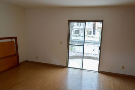 Casa de condomínio à venda com 201m², 3 quartos e 2 vagasSuíte