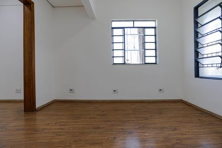 Casa para alugar com 180m², 3 quartos e 1 vaga Casa para alugar com 180m², 3 quartos e 1 vagaSala