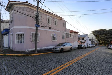 Casa para alugar com 180m², 3 quartos e 1 vaga Casa para alugar com 180m², 3 quartos e 1 vagaFachada