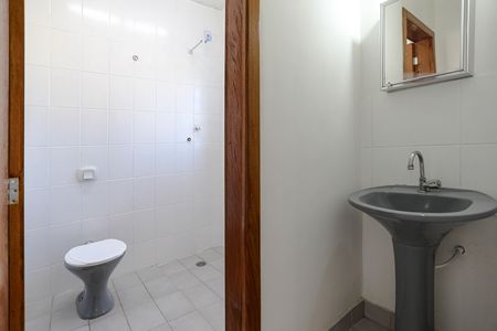 Casa para alugar com 180m², 3 quartos e 1 vaga Casa para alugar com 180m², 3 quartos e 1 vagaBanheiro - Quarto 3 - Suíte