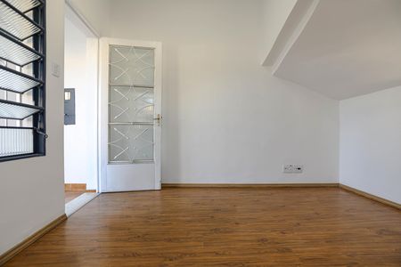 Casa para alugar com 180m², 3 quartos e 1 vaga Casa para alugar com 180m², 3 quartos e 1 vagaSala