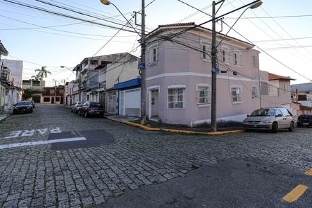 Casa para alugar com 180m², 3 quartos e 1 vaga Casa para alugar com 180m², 3 quartos e 1 vagaFachada