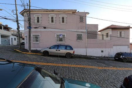 Casa para alugar com 180m², 3 quartos e 1 vaga Casa para alugar com 180m², 3 quartos e 1 vagaFachada