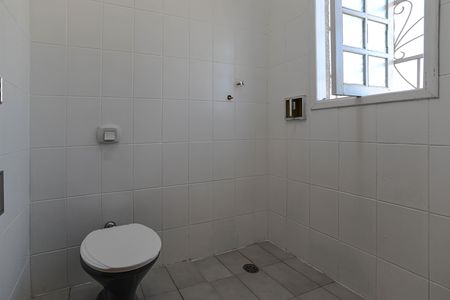 Casa para alugar com 180m², 3 quartos e 1 vaga Casa para alugar com 180m², 3 quartos e 1 vagaBanheiro - Quarto 3 - Suíte