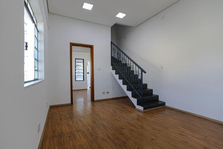 Casa para alugar com 180m², 3 quartos e 1 vaga Casa para alugar com 180m², 3 quartos e 1 vagaSala