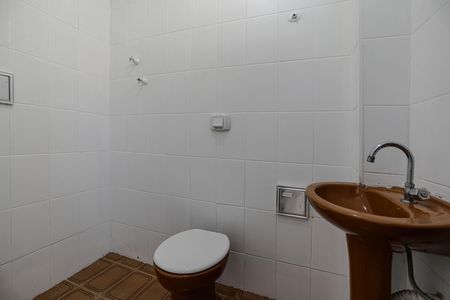 Casa para alugar com 180m², 3 quartos e 1 vaga Casa para alugar com 180m², 3 quartos e 1 vagaBanheiro