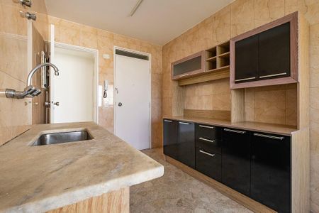 Apartamento à venda com 84m², 2 quartos e 1 vagaCozinha