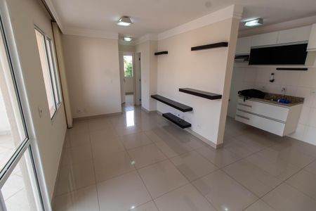 Sala de casa de condomínio à venda com 2 quartos, 60m² em Loteamento Center Santa Genebra, Campinas