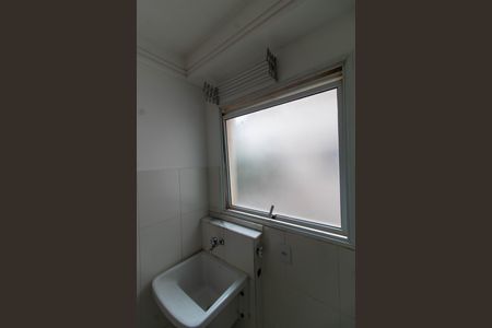 Casa de condomínio à venda com 60m², 2 quartos e 1 vagaÁrea de serviço