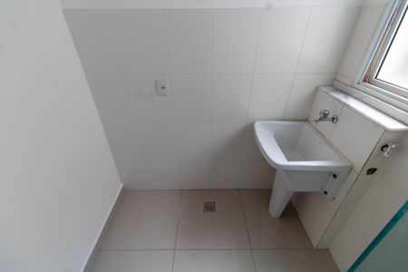 Casa de condomínio à venda com 60m², 2 quartos e 1 vagaÁrea de serviço