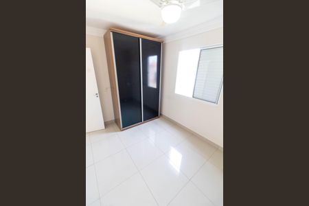 Casa de condomínio à venda com 60m², 2 quartos e 1 vagaQuarto